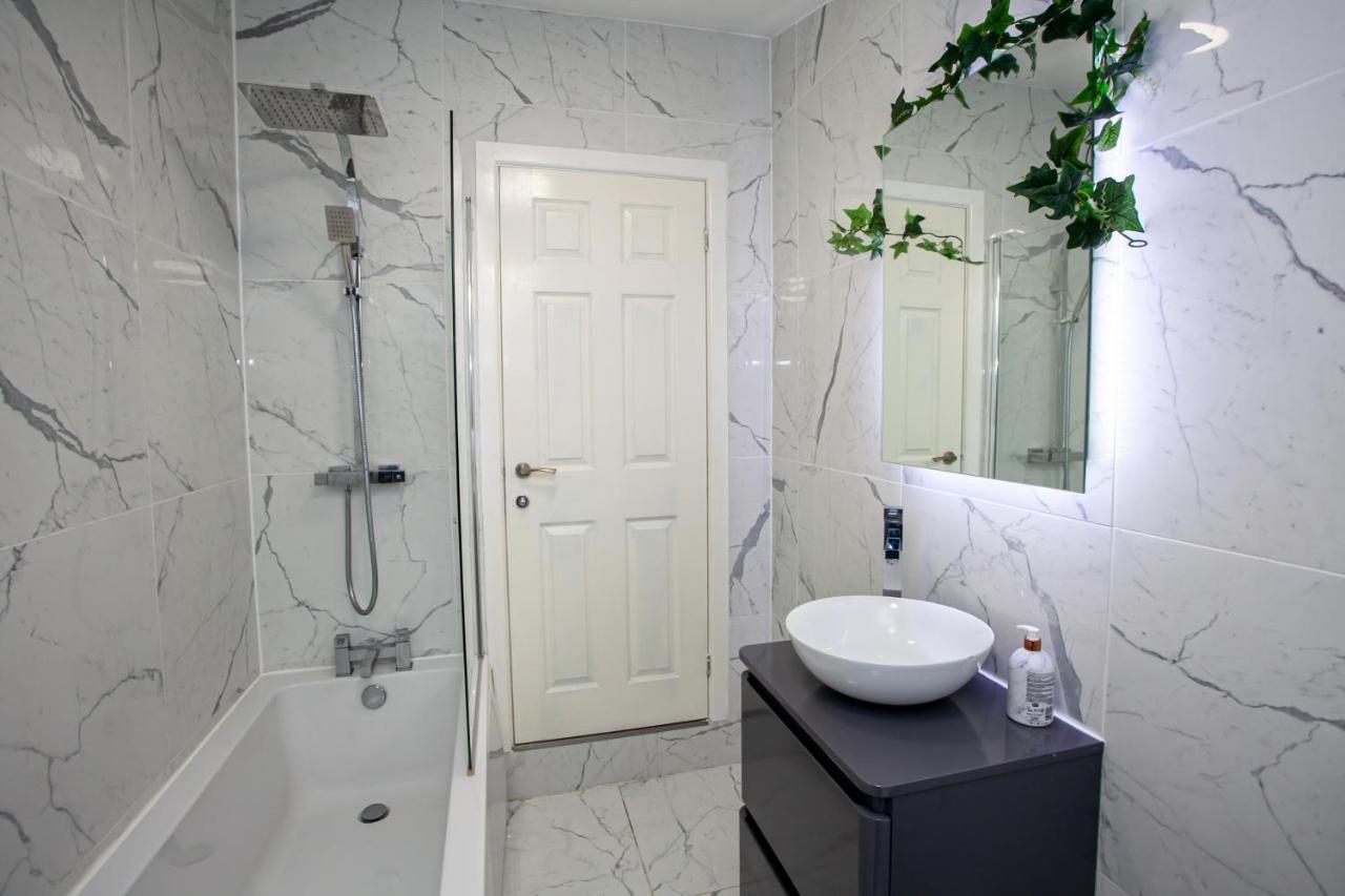 The Safari House - Your Ultimate Relaxation Destination Manchester Eksteriør bilde